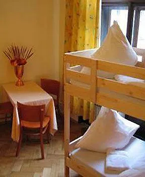 1St Hostel Budapest 2*,